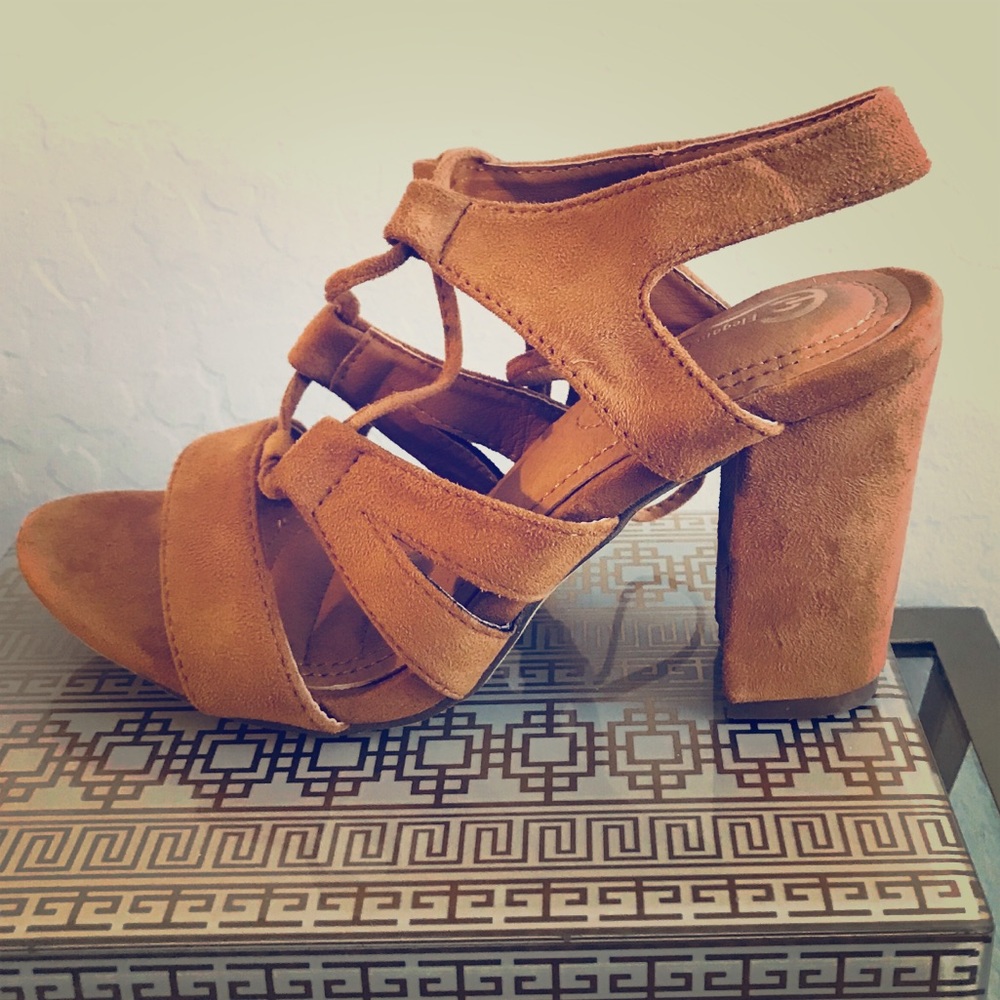 NWT strappy sandals Nordstrom (size 8)